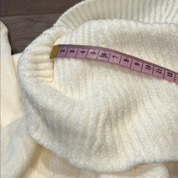 Soft Surroundings Ivory Cowl Neck Sweater Soft and Warm Size 1X - Picture 11 of 11